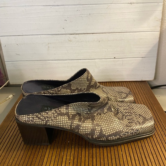 Women's Snakeskin Patterned Mules - Picture 5 of 7